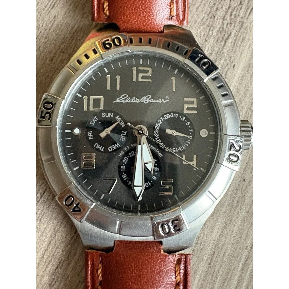 Eddie Bauer V8V006 3 Eye Gray Dial Chronograph Mens Watch Vintage Leather Band